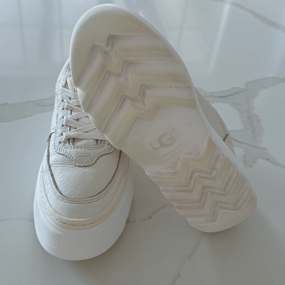 Women's UGG Lifestyle Shoes Low-top Marin Mega Lace White Size 9 - Picture 8 of 8